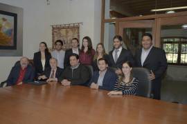 Firman alumnos de Universidad La Salle de Saltillo convenio con la Coparmex