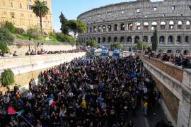 Italia: protestantes se manifiestan en varias ciudades y autoridades se refuerzan para evitar actos violentos