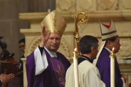 Nuncio apostólico llama a enseñar la &quot;no violencia&quot;