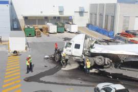 El accidente dio como resultado la evacuación de cientos de trabajadores.