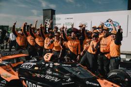 El piloto regiomontano viene de convertirse subcampeón de la IndyCar y cerrará el año cumpliendo con su labor como piloto de pruebas de McLaren en la F1.