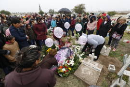 Despiden a bebé Karol Nahomi con mariachi y banda en panteón de Saltillo; madre de la pequeña no acude al funeral