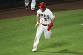 Mike Trout llega a 300 cuadrangulares en su carrera