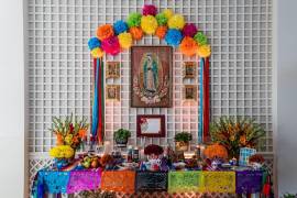 La Virgen de Guadalupe destaca en el altar que por primera vez se expone en la Casa Blanca.