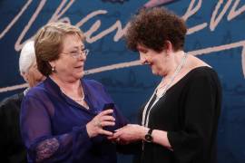 Bachelet entrega a Margo Glantz Premio Iberoamericano Manuel Rojas