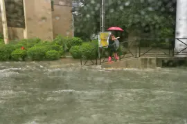 Las fuertes lluvias que se registraron este jueves en Nuevo León provocaron una jornada de emergencia en distintos puntos de la zona metropolitana de Monterrey.