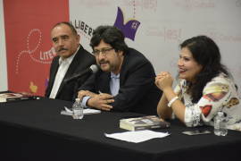 Presentan libro 'El Paria Mexicano' en la FILC