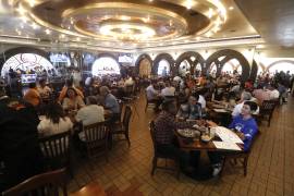 Restaurantes afinan detalles para los paquetes especiales de fin de año y celebraciones de Año Nuevo.