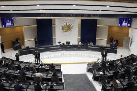 Diputados del partido oficialista Nuevas Ideas (NI), formación del presidente Nayib Bukele y mayoritaria en la Asamblea Legislativa, aprobaron la reelección presidencial indefinida en El Salvador.