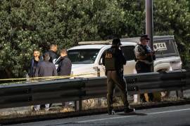 Frente a una cancha deportiva de la colonia Ferrocarrilera, fue descubierto el cuerpo de una persona de apariencia joven, con impactos de bala.