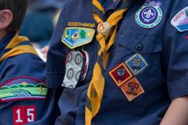 Levantan Boy Scouts en EU el veto a los niños transexuales