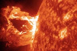 Una tormenta solar severa impacta la Tierra y provoca auroras boreales visibles en México. La UNAM y la NOAA advierten sobre riesgos en sistemas eléctricos, GPS y satelitales.