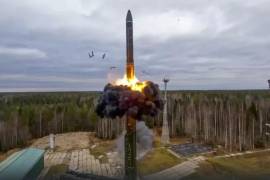 Misil balístico intercontinental se prueba como parte de los ejercicios nucleares de Rusia desde un sitio de lanzamiento en Plesetsk, en el noroeste de Rusia.