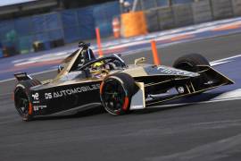El belga Stoffel Vandoorne de DS Penske participa en la primera practica libre del Gran Premio de Ciudad de México Fórmula E en el autódromo Hermanos Rodríguez en Ciudad de México.