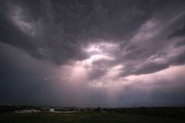 El SMN y Conagua mantienen alerta climatológica por lluvias muy fuertes, vientos de hasta 70 km/h y temperaturas de hasta 45 °C en México.