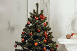 Según el calendario de la iglesia, cuatro domingos previos a Navidad es una buena fecha para colocar el árbol navideño.