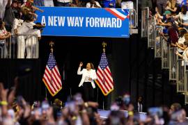 La vicepresidenta estadounidense y candidata presidencial demócrata, Kamala Harris, hablar durante un mitin de campaña en el Enmarket Arena en Savannah, Georgia.