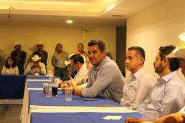 Realiza Ricardo Peralta gira de trabajo en Sonora