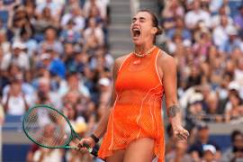 Frances Tiafoe celebra con euforia en el Arthur Ashe Stadium; Aryna Sabalenka suspira de alivio tras asegurar su pase a la antesala del título.