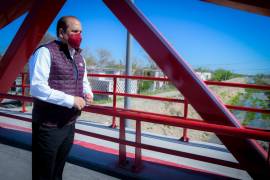 Supervisa alcalde Claudio Bres Garza avance de puentes vehiculares sobre el Arroyo El Soldado