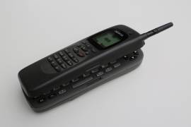 Vista del Nokia 9000 Communicator, considerado el primer “smartphone” de la historia, era un híbrido entre teléfono y miniordenador personal que se comercializó como una “oficina de bolsillo” a partir de 1996.