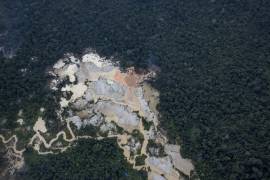 Una mina ilegal en el territorio protegido del pueblo Yanomami en la Amazonía, en el estado de Roraima, Brasil.