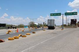 Elementos de la Secretaría de la Defensa Nacional, pertenecientes a las 47 Zona Militar, reforzaron los operativos de vigilancia y blindaje en los límites de Coahuila con vehículos artillados.
