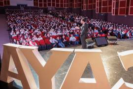 Revela rector de la Universidad Vizcaya, el secreto de su éxito, a aumnos saltillenses