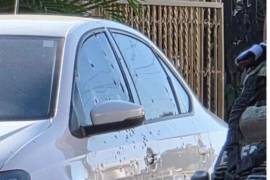 Un ataque armado registrado en la avenida Nicolas Bravo, dentro de la colonia Nuevo Culiacán, Culiacán, Sinaloa directo a tres personas, dejó a dos personas sin vida.