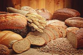 Además de ser rico en nutrientes, el pan integral se digiere mejor que al plan banco.