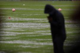 A pesar de las burlas iniciales por el encharcamiento de la cancha del Estadio Akron, los mismos usuarios alabaron la evolución del drenaje.