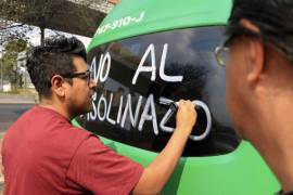 Pemex desmiente posible gasolinazo en 2022; mexicanos manifiestan su desconfianza a través de redes sociales