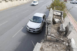Maceteros del puente de calle Allende de Saltillo al borde del colapso