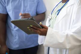 Los seguros médicos privados reportan fuertes incrementos durante los últimos meses; legisladores han señalado que falta regulación.