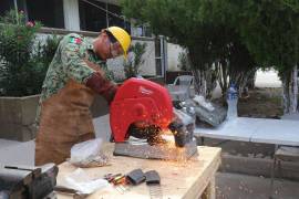 Ciudadanos participaron voluntariamente en el canje de armas y cartuchos durante la jornada coordinada por el Ayuntamiento de San Juan de Sabinas y la Sedena.