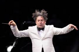 Gustavo Dudamel y la Filarmónica de Los Ángeles (LA Phil) rindieron tributo a Manuel de Falla con un concierto en el emblemático Hollywood Bowl. EFE/Etienne Laurent