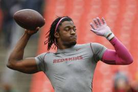 Robert Griffin III firma con los Browns