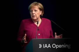 Angela Merkel inaugura el Salón Internacional del Automóvil en Frankfurt, no te puedes perder estas imágenes