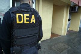 individuos que daban información a la DEA desde dentro del Cártel, fueron asesinados.DEA Agents raid a marijuana club along Foothill Blvd near B St. in Hayward, CA on December 12, 2006 (Anda Chu/The Fremont Argus)