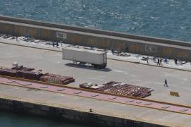 Agentes forenses recuperan los cuerpos de las víctimas del terremoto en el puerto de La Guaira, Venezuela, el lunes 29 de junio de 2026.