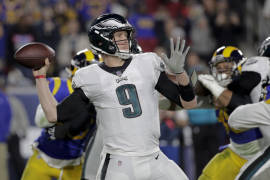 Guía Nick Foles a victoria ‘oxigenante’ de Eagles