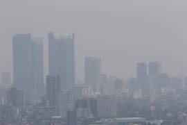 En esta imagen de archivo, tomada el 25 de abril de 2021, una capa de smog cubre la Ciudad de México. AP/Ginnette Riquelme
