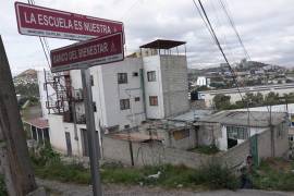 (IMAGEN ILUSTRATIVA) Como un acto de protesta, un grupo de vecinos de la colonia recién nombrada ‘Cuarta Transformación’ comenzaron a retirar los letreros con los nombres de las calles.