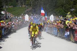 El actual campeón nuevamente se llevó la etapa y amplió su liderato del Tour de Francia.