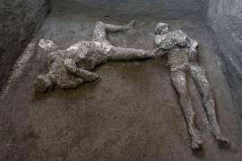 Hallan y reconstruyen en Pompeya dos cuerpos con sus ropas