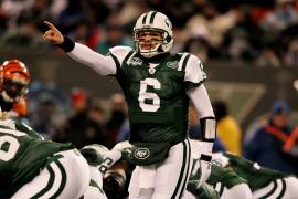 El quarterback de raíces mexicanas Mark Sanchez decide poner fin a su carrera en la NFL