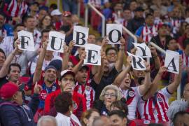 Chivas en la lona...pierden ante Pachuca y piden la salida de Tomas Boy