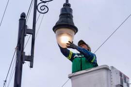 Trabajos de mantenimiento de alumbrado en Ramos Arizpe para mejorar la seguridad de los ciudadanos.