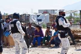 Desalojan a habitantes en la colonia Urbivilla en Ramos Arizpe; interviene la Guardia Nacional (Video)