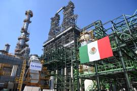 ”Prácticamente van a desaparecer todas las filiales de Pemex, son 40 filiales y van a quedar como tres o cuatro, nada más”, afirmó la presidenta Sheinbaum. FOTO: Cuartoscuro